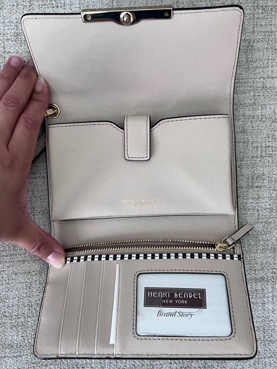 Henri Bendel Folding Wristlet - Picture 4 of 6